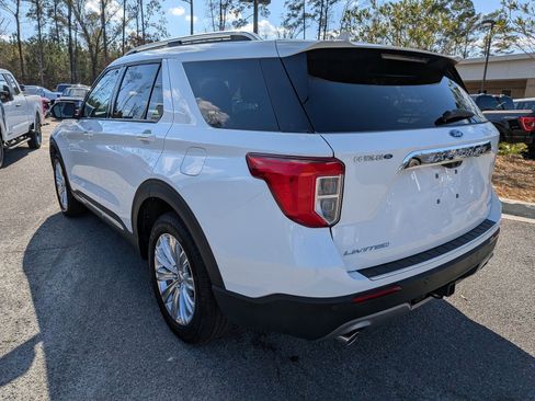 Certified 2023 Ford Explorer Limited w/ Equipment Group 301A image 7