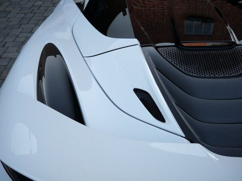 Used 2023 McLaren 720S Performance image 22
