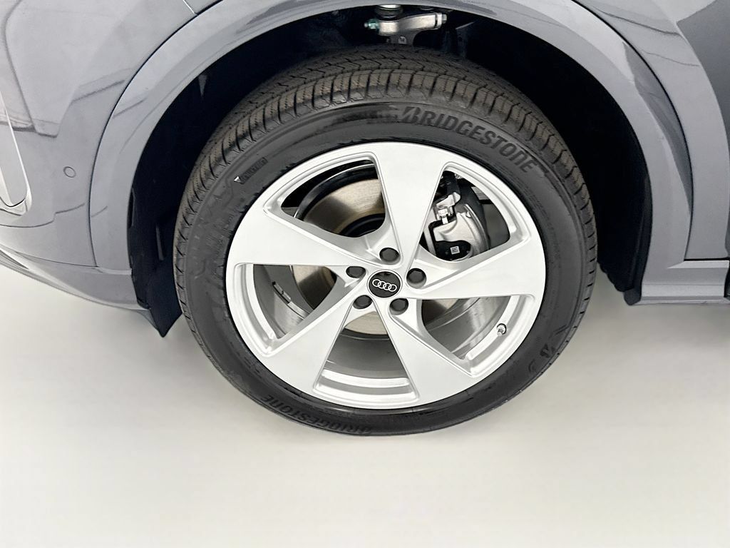 Used 2026 Audi Q5 Premium Plus w/ Premium Plus AWD/4WD image 29