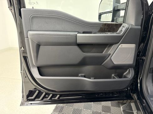 New 2026 Ford F250 Lariat w/ Black Appearance Package AWD/4WD image 15