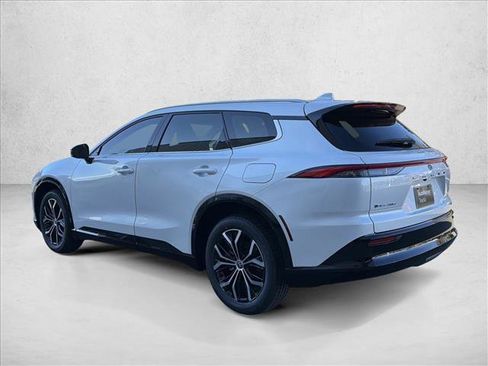 New 2026 Toyota Crown Signia image 7