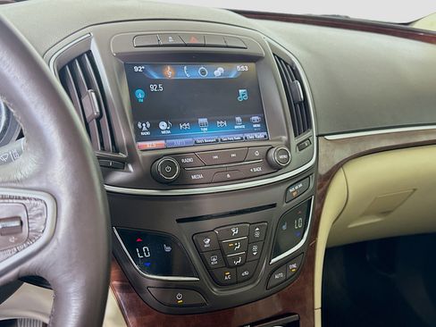 Used 2017 Buick Regal Sport Touring image 18