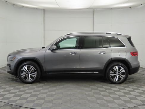 New 2026 Mercedes-Benz GLB 250 image 8