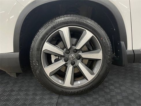 Certified 2024 Honda Pilot Touring image 14