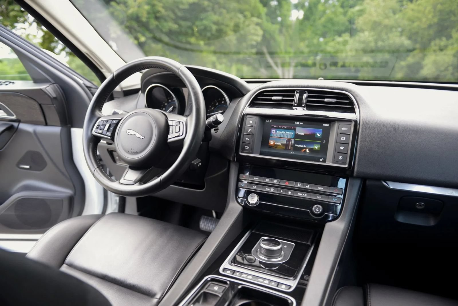 Used 2018 Jaguar F-PACE Premium AWD/4WD image 57