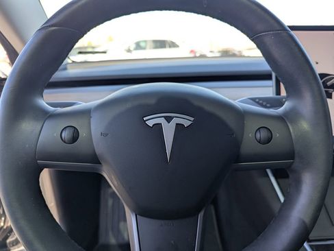 Used 2019 Tesla Model 3 image 17
