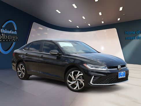 New 2026 Volkswagen Jetta SEL image 2