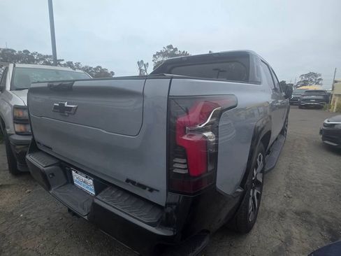 Used 2025 Chevrolet Silverado EV RST AWD/4WD image 3