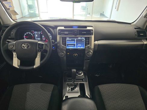 Certified 2022 Toyota 4Runner SR5 AWD/4WD image 10