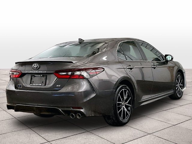 Used 2022 Toyota Camry SE FWD image 11
