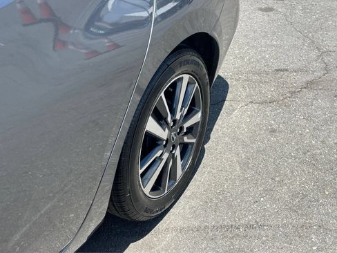 Used 2025 Nissan Versa SV FWD image 30