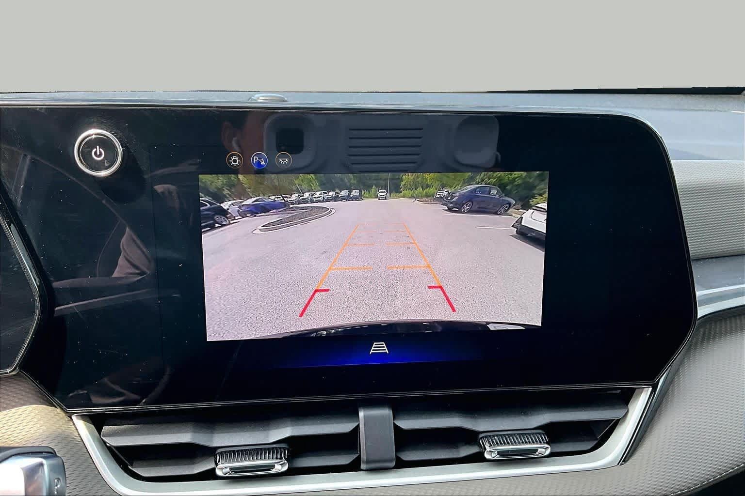 Used 2026 Chevrolet Equinox LT w/ Convenience Package II FWD image 30