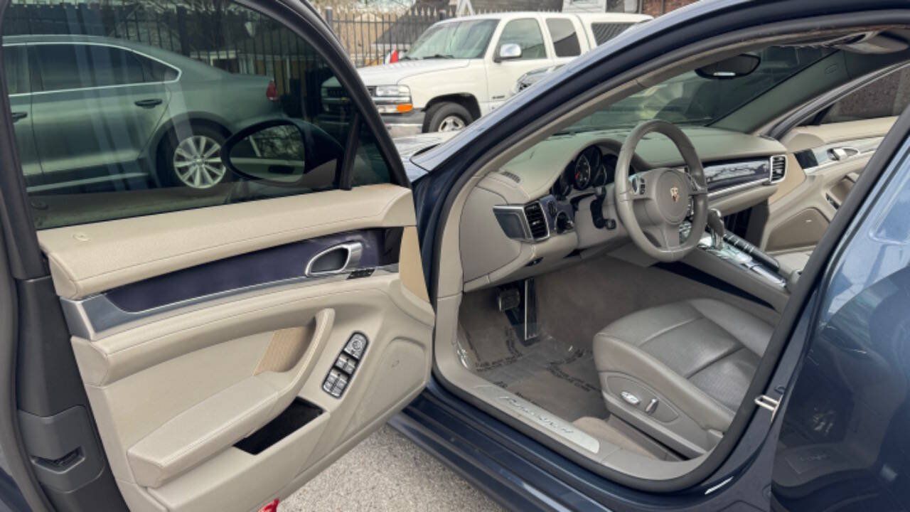 Used 2011 Porsche Panamera RWD image 13