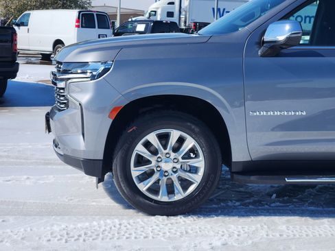 Used 2022 Chevrolet Suburban Premier image 10