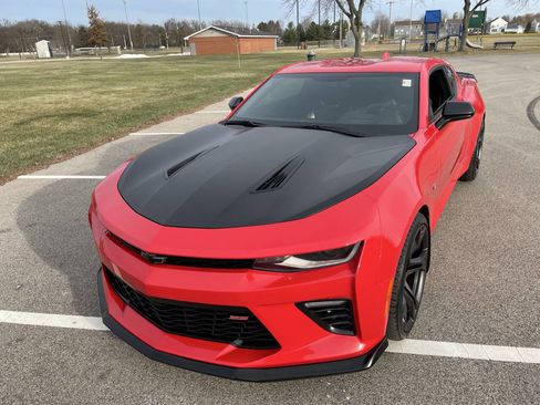 Used 2018 Chevrolet Camaro SS image 28