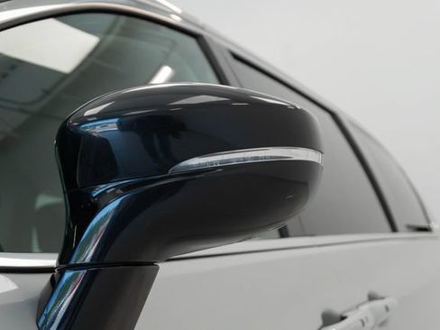 Used 2024 Chrysler Pacifica Touring-L FWD image 28