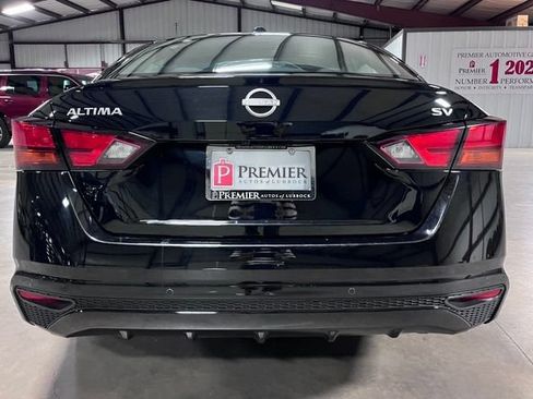 Used 2024 Nissan Altima 2.5 SV FWD image 4
