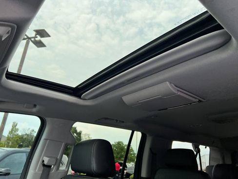 Used 2020 Chevrolet Suburban LT AWD/4WD image 3