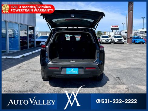 Used 2024 Nissan Pathfinder S image 36