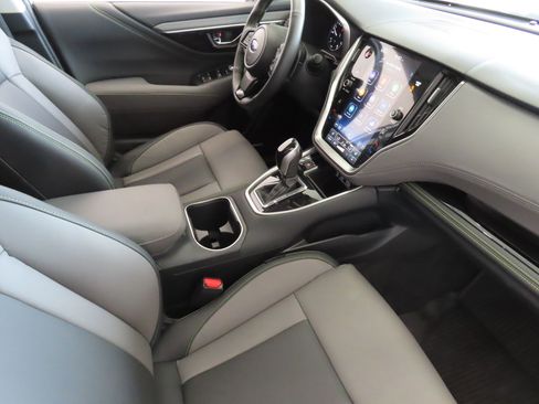 Used 2025 Subaru Outback Onyx Edition image 27
