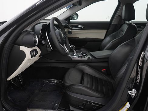 Used 2019 Alfa Romeo Giulia Ti Sport w/ Quick Order Package 22S Sport image 20