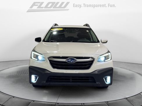 Used 2021 Subaru Outback Premium image 3