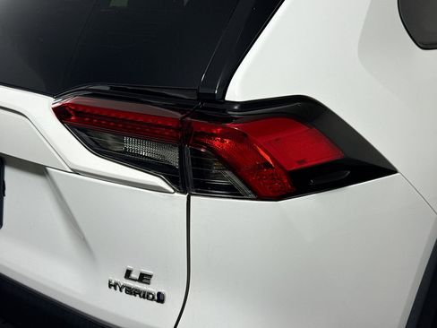 Used 2022 Toyota RAV4 LE image 33