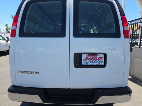 Used 2024 Chevrolet Express 2500 w/ Driver Convenience Package RWD image 31