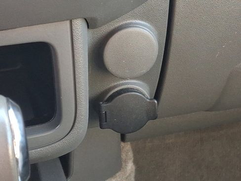 Used 2015 Nissan Frontier S image 24