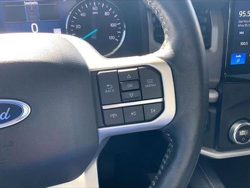 Used 2022 Ford Expedition XLT image 19