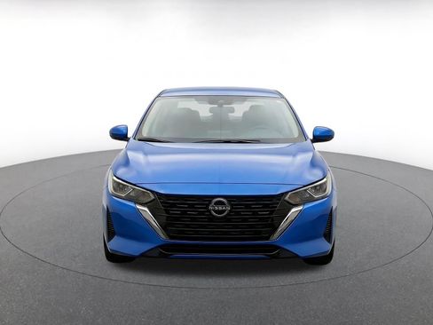 Used 2025 Nissan Sentra SV FWD image 2