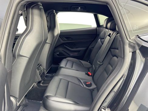 Used 2023 Porsche Taycan 4S w/ Technology Package image 43