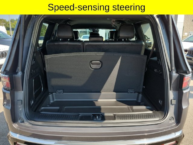 Used 2023 Jeep Wagoneer 4WD w/ Mopar Step-Up Package image 29
