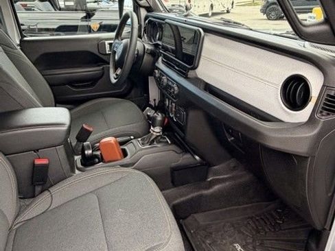 Used 2024 Jeep Wrangler Sport S image 3