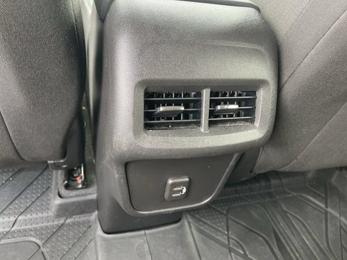 Used 2024 Chevrolet Equinox LT w/ LPO, Floor Liner Package FWD image 20