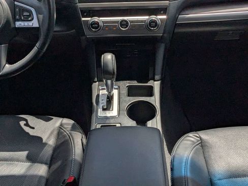 Used 2017 Subaru Outback 2.5i Limited AWD/4WD image 18