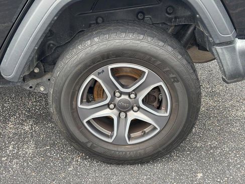 Used 2019 Jeep Wrangler Unlimited Sport S AWD/4WD image 9