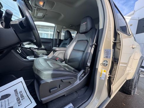 Used 2022 Chevrolet Colorado ZR2 w/ ZR2 Dusk Special Edition image 12