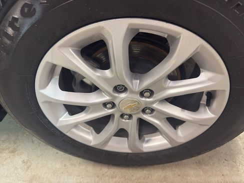 Used 2020 Chevrolet Equinox LT w/ Driver Convenience Package image 31