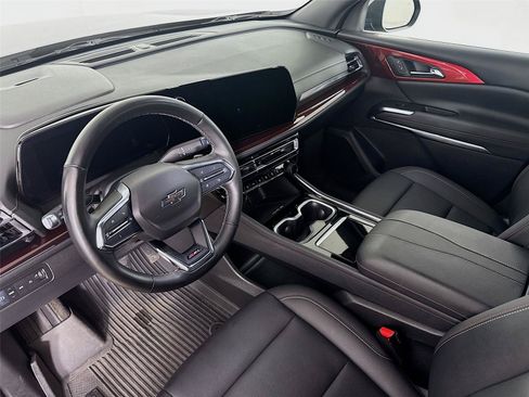 Used 2024 Chevrolet Traverse Z71 AWD/4WD image 11