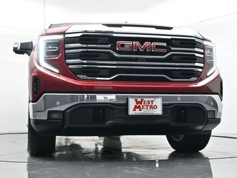 Used 2022 GMC Sierra 1500 SLT w/ SLT Premium Plus Package image 32