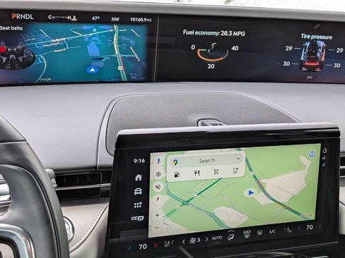 Used 2025 Lincoln Nautilus Premier image 23