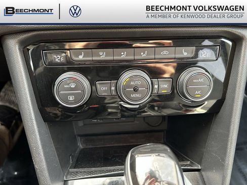 Used 2024 Volkswagen Taos SE FWD image 14