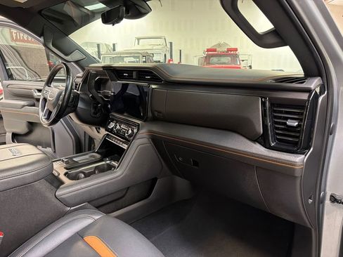 Used 2024 GMC Sierra 3500 AT4 w/ AT4 Premium Plus Package AWD/4WD image 38