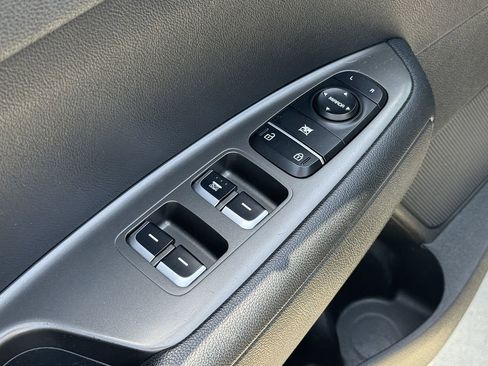 Used 2020 Kia Optima LX image 28