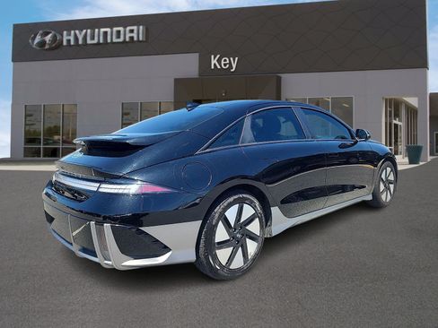 Used 2025 Hyundai Ioniq 6 SE AWD/4WD image 4