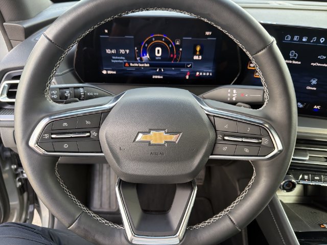 Used 2025 Chevrolet Traverse LT w/ Driver Confidence Package FWD image 23