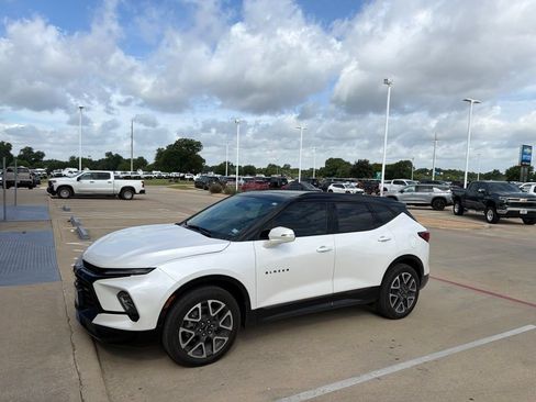 Used 2024 Chevrolet Blazer RS w/ Driver Confidence II Package FWD image 5