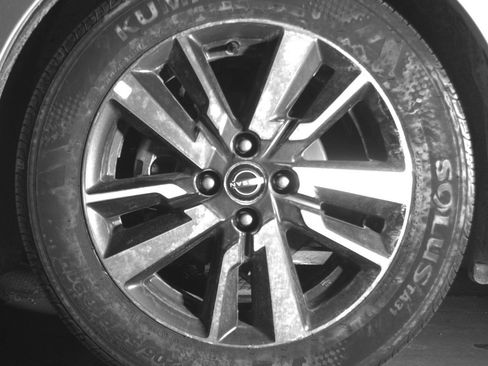 Used 2025 Nissan Versa SV image 12