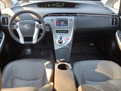 Used 2014 Toyota Prius One image 8